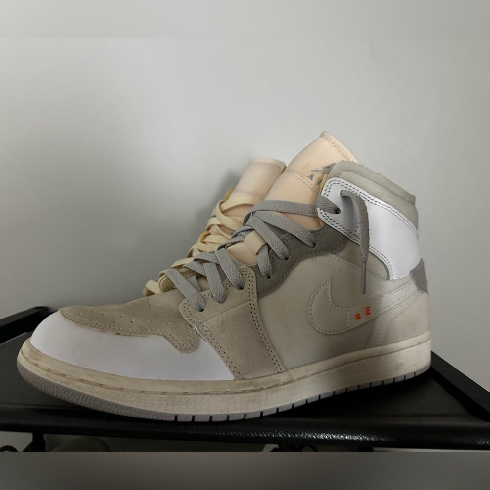 Jordan 1 Mid SE “Inside Out” Size 10.5